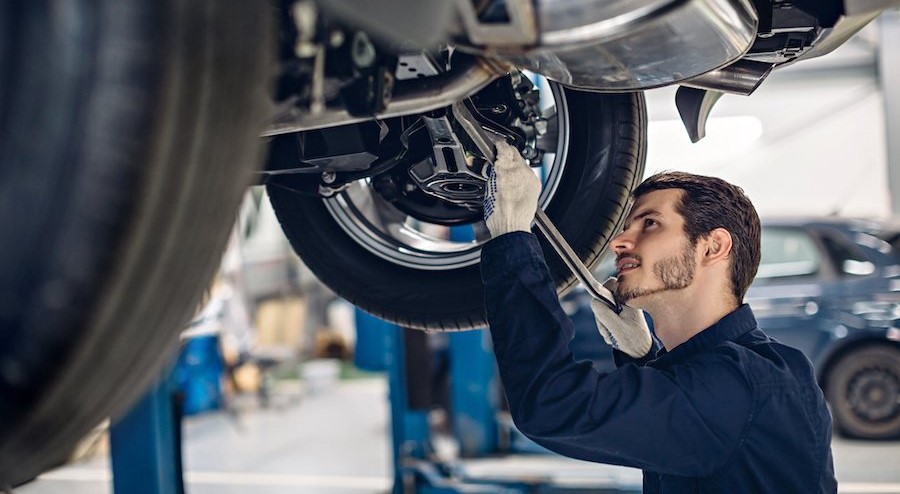 Перевірка автомобіля на СТО Перевірка автомобіля на СТО